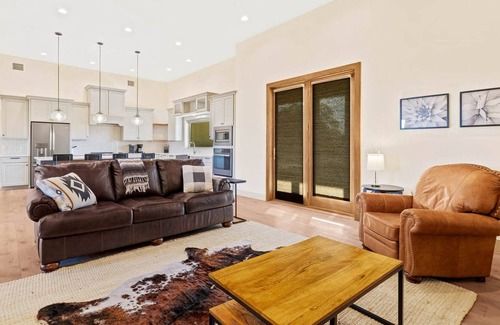 Georgetown House | Swimming Pool, Large Yard, New LOW 2024 Rates!