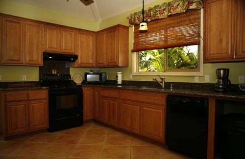 Keaau House | Swimming Pool, Observation Deck, and Palm Trees