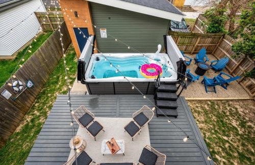 Fountain Square House | SwimSpa-Arcade Games-Fountain Sq-Great for groups!