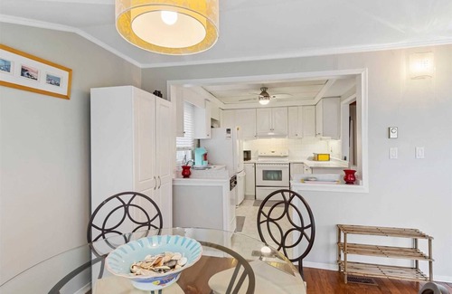 Brock Cottage | Swing Bridge Cottage on Lake Simcoe - Waterfront