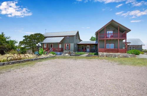 Dripping Springs House | Swing On Inn- Southern Comfort