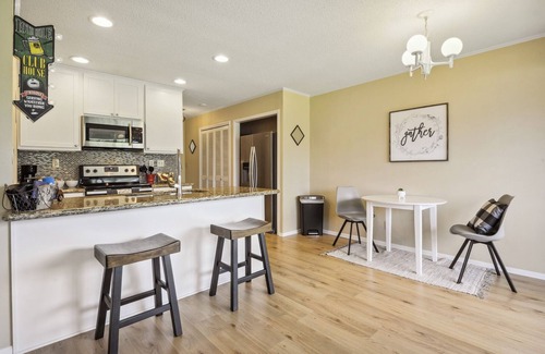 Diamondhead House | Swing on Over to this Golf Club Condo
