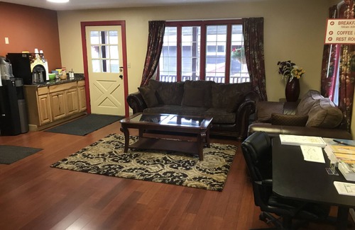 Intervale Hotel | Swiss Chalets Village Inn