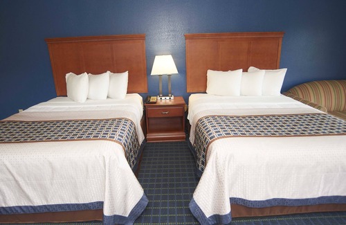 Intervale Hotel | Swiss Chalets Village Inn