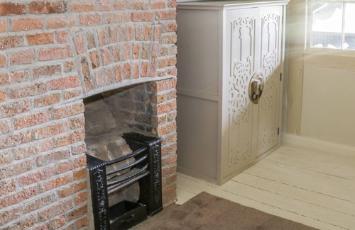 Mohill Cottage | SWISS COTTAGE, character holiday cottage in Mohill, County Leitrim