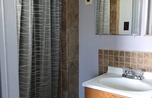 Niagara Falls Hotel | Swiss Cottage Inn
