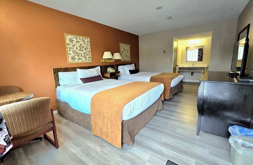 Golden Hotel | Swiss Village Inn