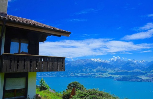 Aeschlen ob Gunten Apartment | SwissHut Stunning Views Alps & Lake - Chalet Antara
