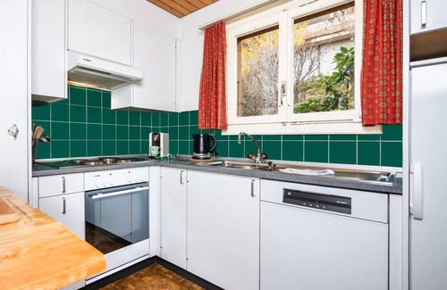 Aeschlen ob Gunten Apartment | SwissHut Stunning Views Alps & Lake - Chalet Lena