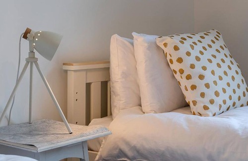 Deganwy House | Swn y Mor Deganwy - Three Bedroom House, Sleeps 8