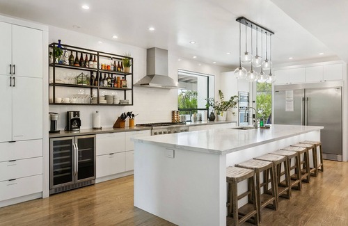 Equestrian Manor House | SWSS Modern Compound: Guests Love It! Private Pool Hot Tub Putting Green