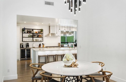 Equestrian Manor House | SWSS Modern Compound: Guests Love It! Private Pool Hot Tub Putting Green