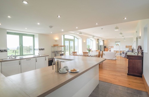 Tregaron Cottage | Swydd Long Barn, Swyddffynnon