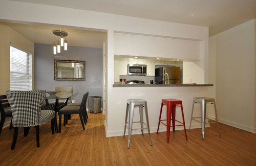 Anderson Mill Apartment | SXSW, FORMULA 1, ACL, WEDDINGS, VACATIONS, JUST FOR FUN
