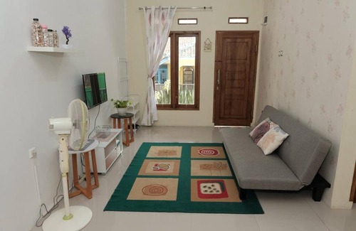 Cibodas House | SYARIAH Spacious 2BR Home - 14 Min from Sukabumi city Centre by Sakura
