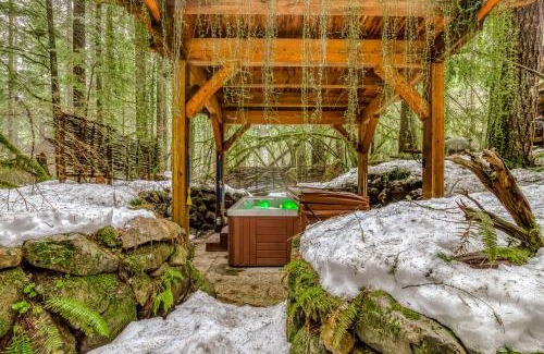 Rhododendron House | Syca-LOT-More Lodge