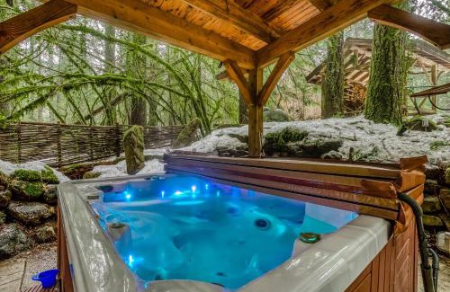Rhododendron House | Syca-LOT-More Lodge