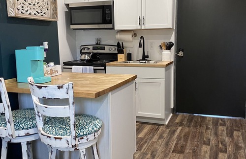 Lewistown Apartment | Sycamore Acres 306 Comfortable 1 bedroom suite with full kitchen and living area