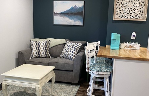 Lewistown Apartment | Sycamore Acres 306 Comfortable 1 bedroom suite with full kitchen and living area