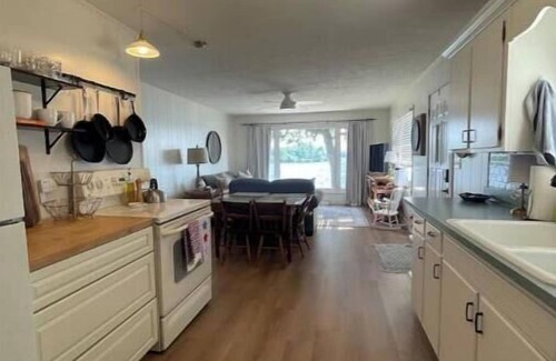 North Webster Cottage | "Sycamore Alley" on Webster Lake