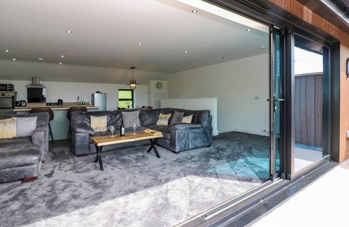 Frizington Cottage | SYCAMORE COTTAGE, pet friendly, with a garden in Frizington
