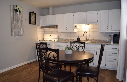 Roswell House | Sycamore Home Stay & Rest in Roswell