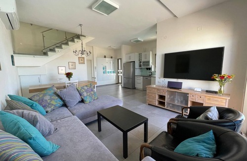 Elqosh Apartment | Sycamore on the Beach