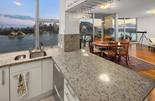 Kirribilli Condo | Sydney Harbour Penthouse with World-class views of Harbour Bridge & Opera House