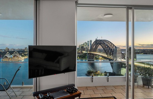 Kirribilli Condo | Sydney Harbour Penthouse with World-class views of Harbour Bridge & Opera House
