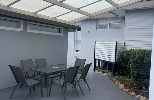Moorebank House | Sydney Moorebank 4 bed house, close Liverpool