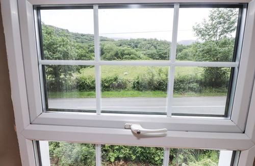 Beddgelert Cottage | SYGUN COTTAGE, pet friendly, with open fire in Nant Gwynant