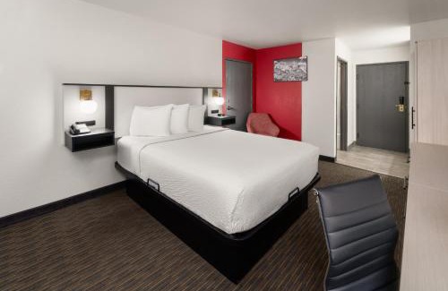 Aurora Hotel | SYLO Hotel Denver Airport, a Ramada by Wyndham