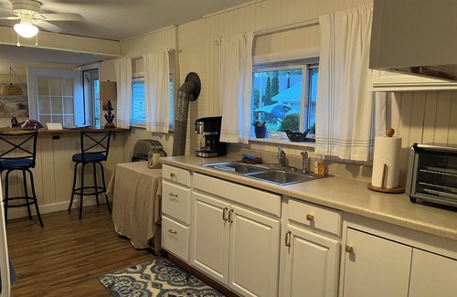 Sylvan Beach Cottage | Sylvan Beach Cottage