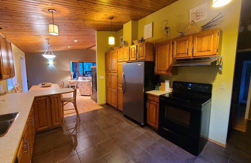 Sunbreaker Cove Cabin | Sylvan Lake Sunbreaker Cove Elegant Retreat