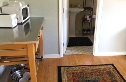 Goleta Apartment | Sylvan Sunshine- Santa Barbara area, Sunny, Quiet Apt near UCSB, Goleta Beach