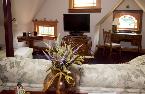Urbana House | Sylvia's Irish Inn