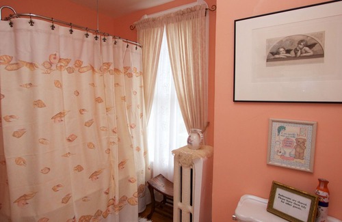 Urbana House | Sylvia's Irish Inn