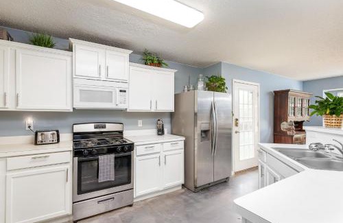 Fossil Creek Villa | Symphony Home near Fort Worth Stockyard, Globe Life, AT&T by HomeStayPros