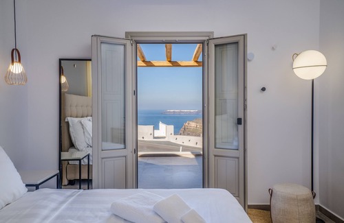 Santorini House | Symphony Suites