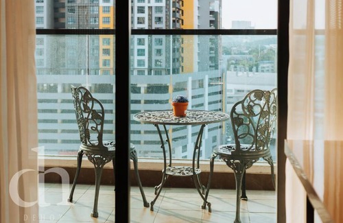 Seri Kembangan Apartment | Symphony Tower -Simfo 19- Big Balcony, Free Wifi, Parking,