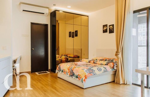 Seri Kembangan Apartment | Symphony Tower -Simfo 19- Big Balcony, Free Wifi, Parking,