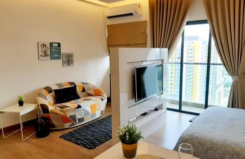 Seri Kembangan Apartment | Symphony Tower Studio # 4 with balcony