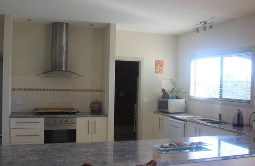 Golden Beach House | Symuya holiday house