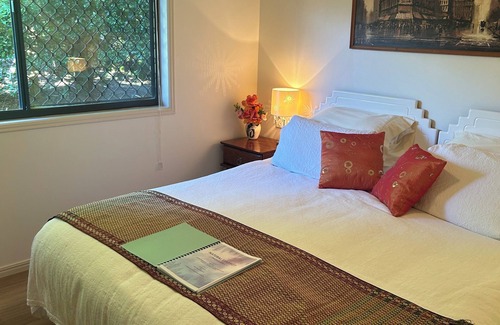 Craignish Bed & Breakfast | Synergy Beachside Nudist Retreat KB 2 minutes walk to beach breakfast spa/pool