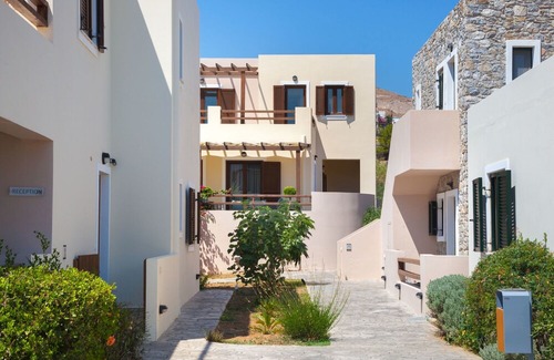 Megas Gialos Hotel | Syra Bay