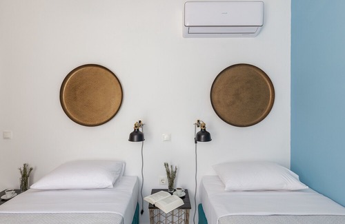 Megas Gialos Hotel | Syra Bay