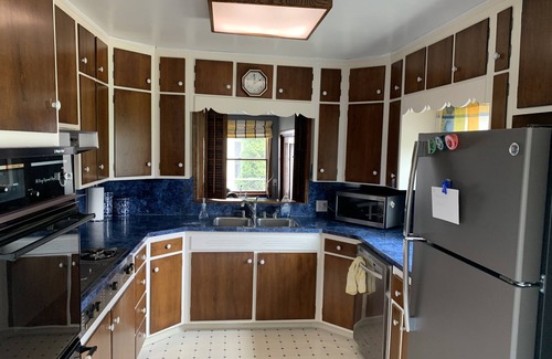 Syracuse House | Syracuse lake front