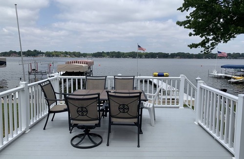 Syracuse House | Syracuse lake front