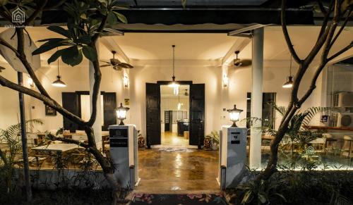 Vientiane House | SYRI Boutique Guesthouse Restaurant & Cafe