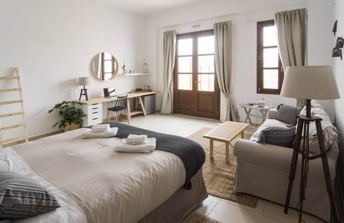 Vissa House | Syros Wellness Luxury Suites